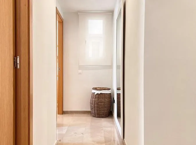 Majestic Flats Apartment *